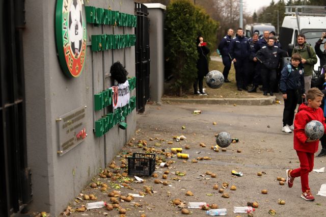 Вижте как изглежда футболната ни централа в Бояна след протеста