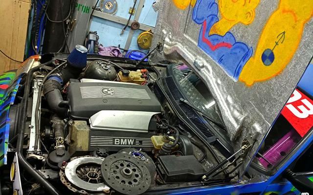  Продава се ЗАЗ Таврия с 4-литров V8 мотор 