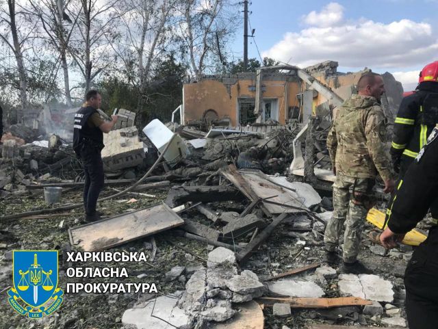 Брутално военно престъпление: Русия изби десетки цивилни при ракетен удар по хранителен магазин