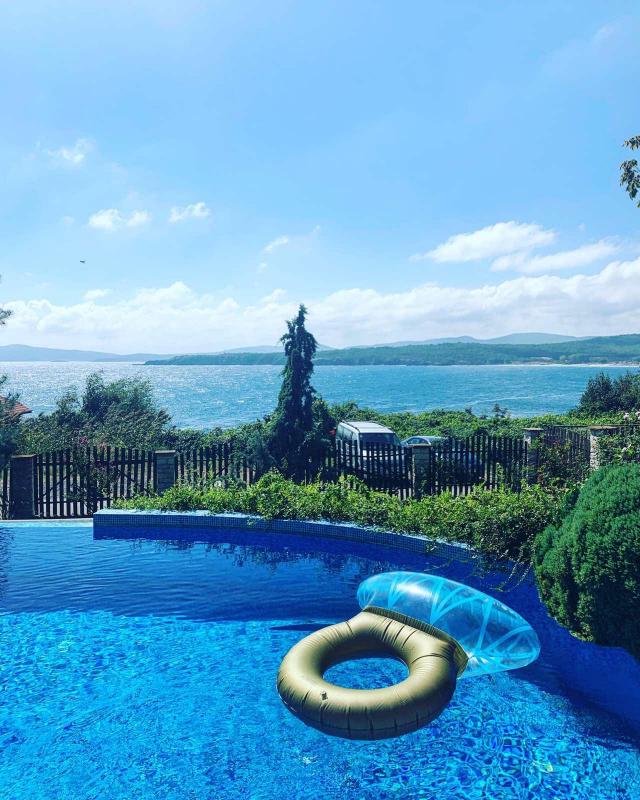  Дъщерята на зам. кмет подвигна шумно моминско празненство 