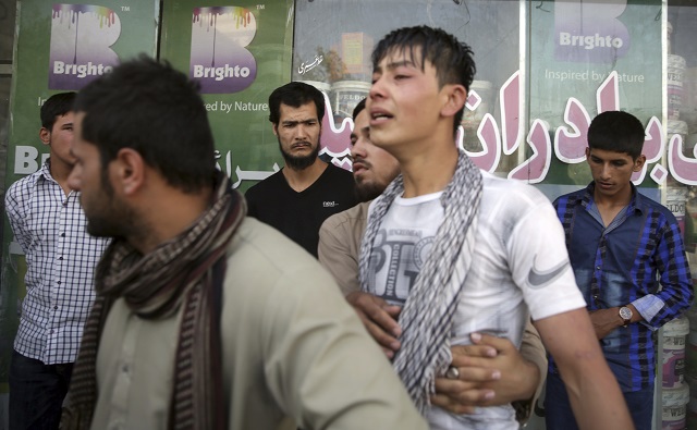 Самоубиец окървави джамия в Кабул (ВИДЕО+СНИМКИ)
