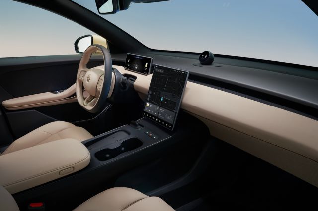 Nio се цели в Tesla Model 3 с нов модел с 1000км пробег