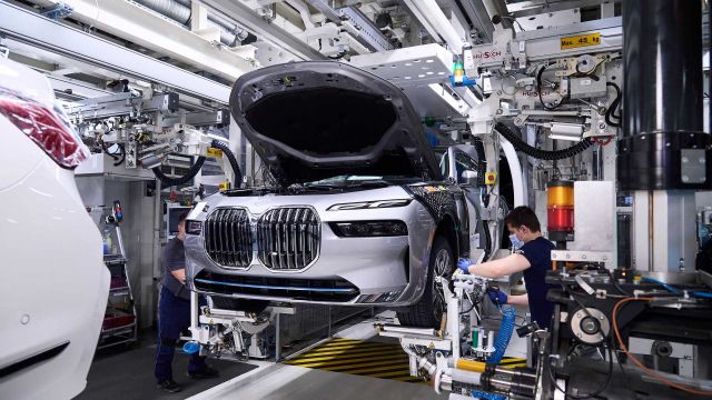 BMW се похвали с 2 милиона произведени „седмици“