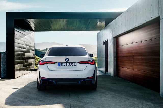 BMW изчаква по-бедните страни, за да премине изцяло към електрически коли
