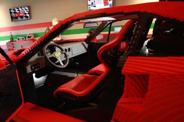 Направиха Ferrari F40 в реални размери от Lego