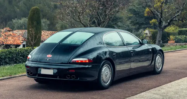 Продава се едно от трите съществуващи Bugatti EB112