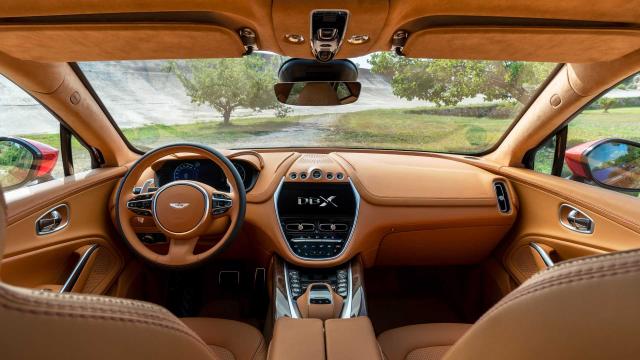 Aston Martin пуска SUV-купе в битка с BMW X6 и Mercedes GLE Coupe