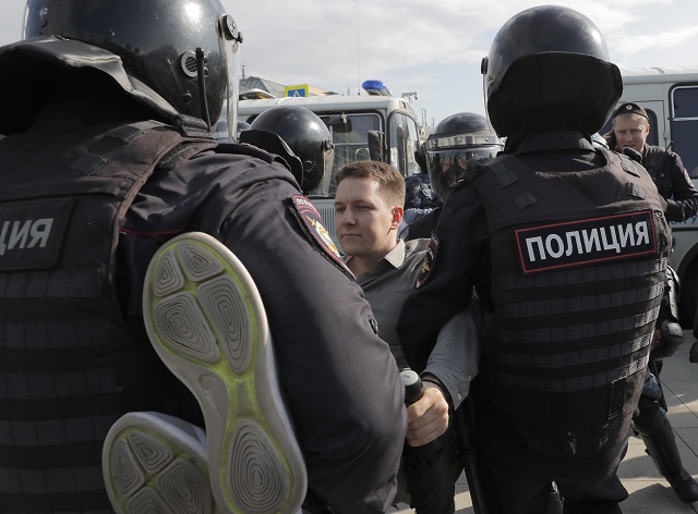 В Москва: Протестиращите искат само хаос