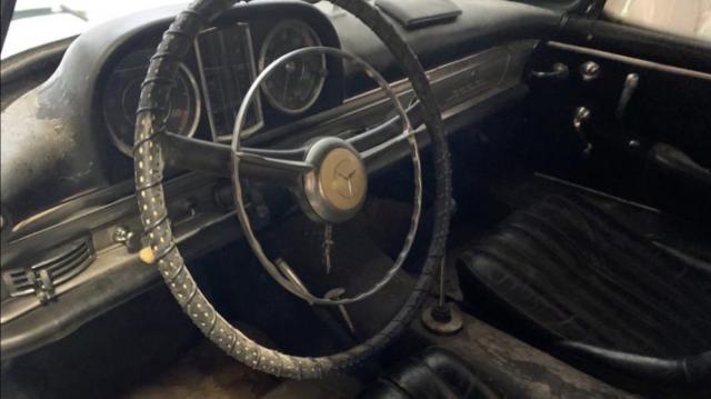 Неочаквано наследство от <p> млн: 44-годишен Mercedes, забравен в гараж