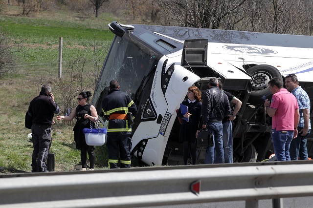 Катастрофиралият автобус на „Тракия” е произведен през 2016 г. (СНИМКИ)