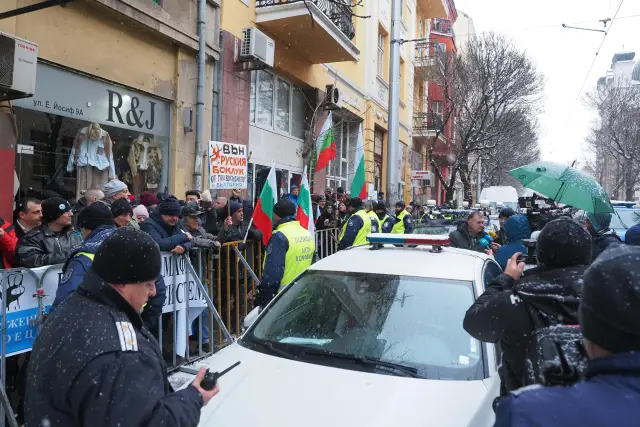 Протест срещу назначаването на Сарафов за главен прокурор (Снимки)