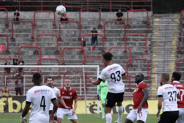  ЦСКА победи Славия единствено за три минути и поведе в класирането 