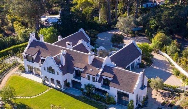  Супер звезда завоюва 6 млн. USD от парцела си (СНИМКИ) 