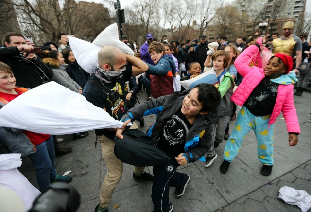 2 април: Светът в снимки
