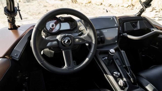 Lexus показа „бъги“ на водород