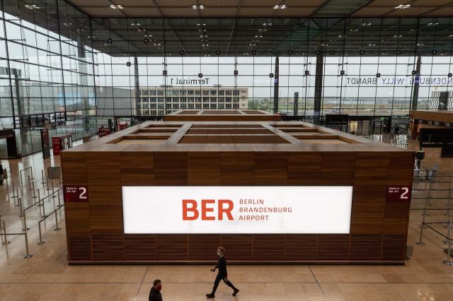  Откриват основно за Европа летище (СНИМКИ) 