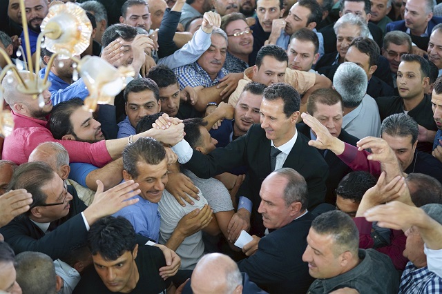 Башар Асад се показа за Курбан Байрам (СНИМКИ)