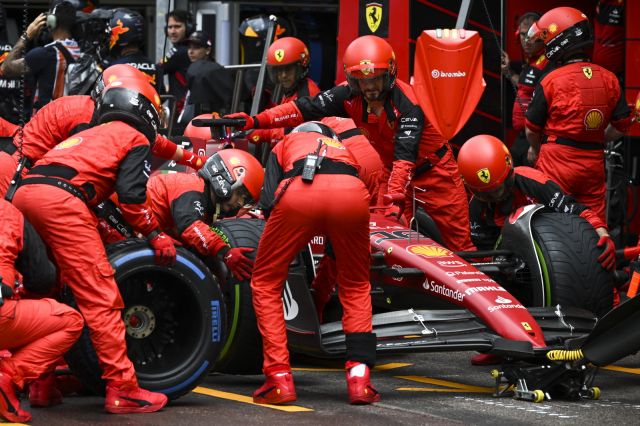 Шарл Льоклер беснее: Ferrari направи твърде много грешки