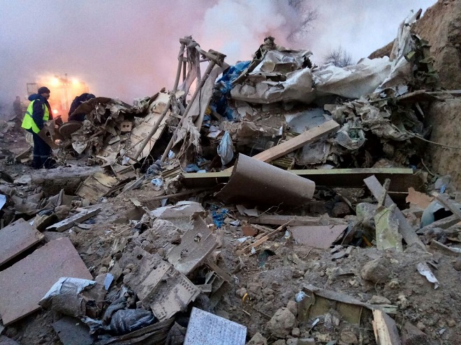 Разрушенията след катастрофата на турския Боинг (СНИМКИ)