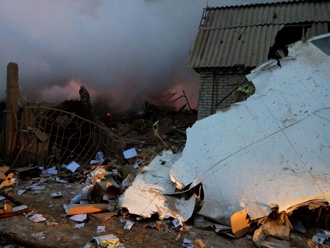 Разрушенията след катастрофата на турския Боинг (СНИМКИ)