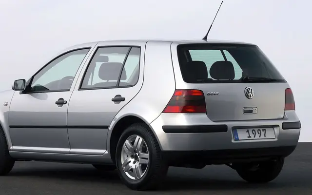 Пет оферти за използвани коли до 5 000 лева