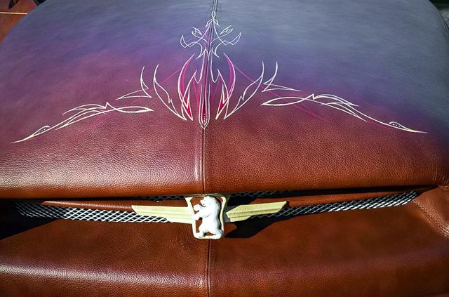  Продава се най-коженият автомобил в света 