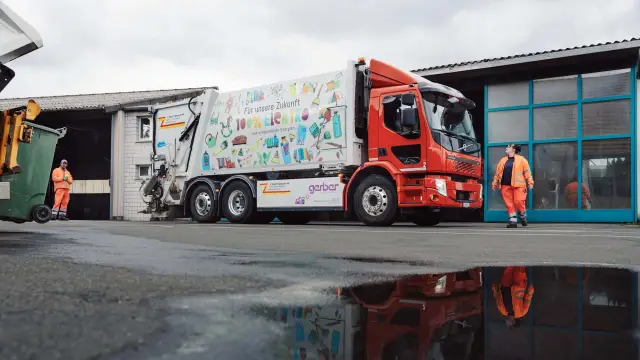 Докато Tesla се бави със Semi, Volvo към този момент продаде 5 хиляди ел. камиона