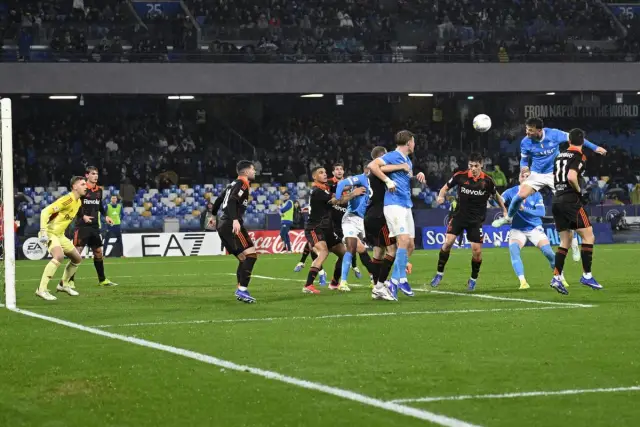 Комо изхвърли Наполи от Купата на Италия след драма с дузпи