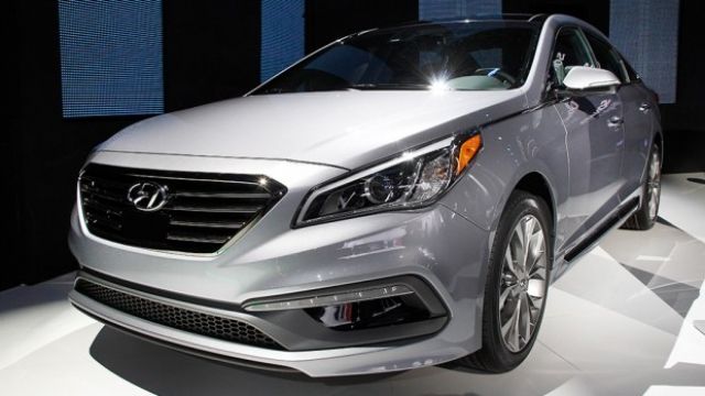  Hyundai гратис ще размени моторите Santa Fe и Sonata 