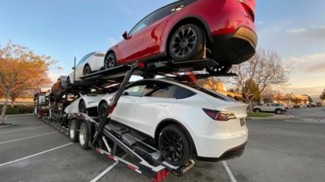 Инвазията продължава: Tesla започна да доставя Model Y