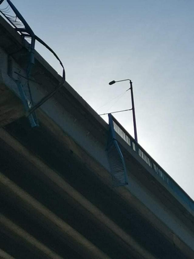  Шофьорът на падналия от Аспарухов мост камион е умрял на място 