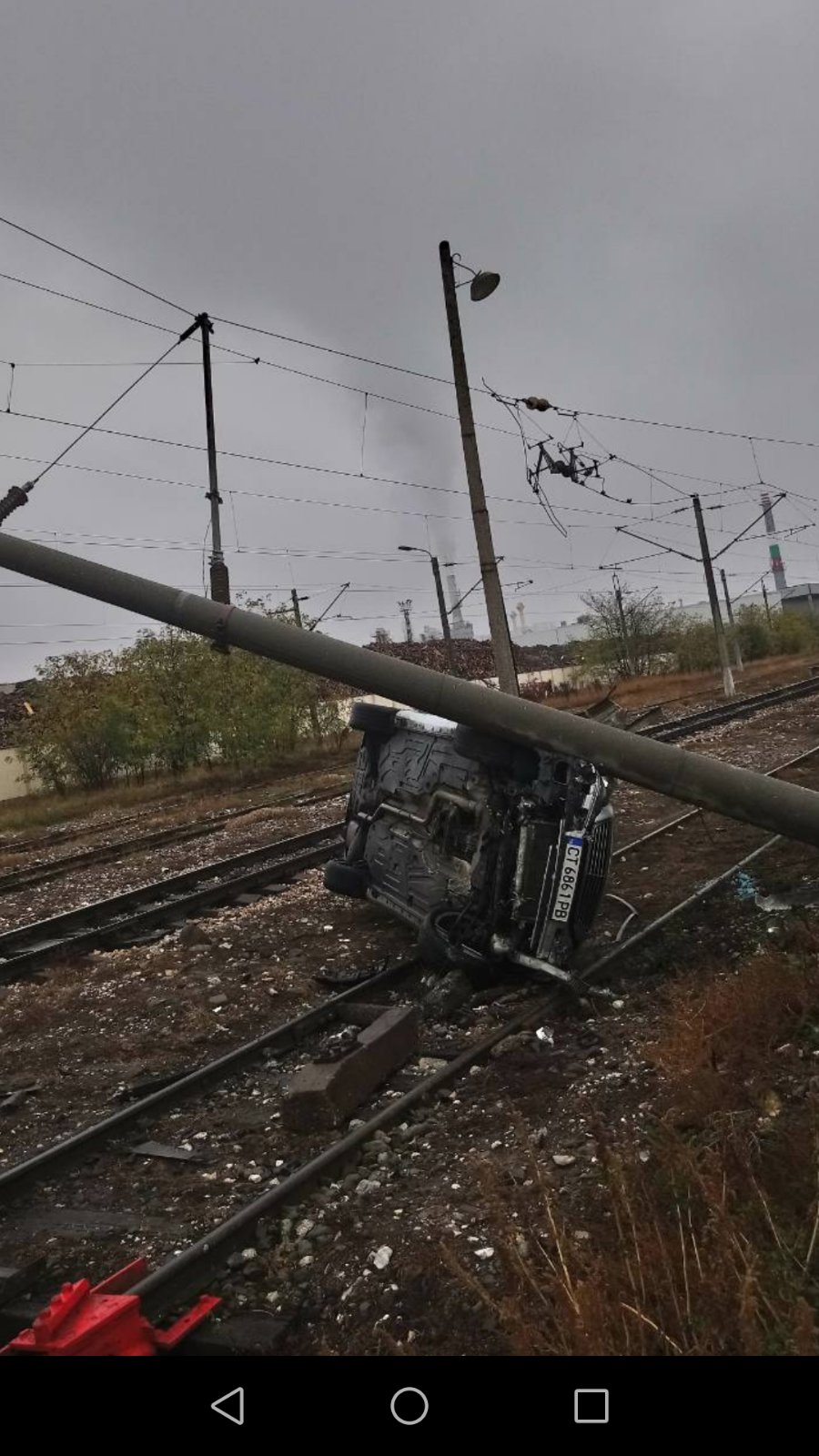Пияни шофьори и щети за хиляди левове за Национална компания „Железопътна инфраструктура“ СНИМКИ