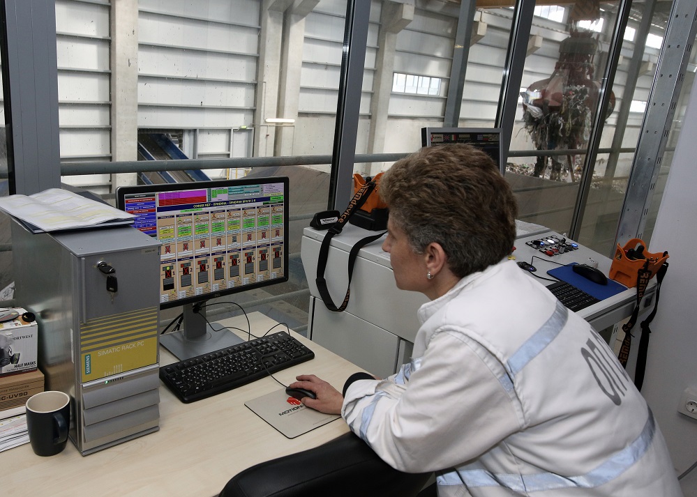 30 хиляди столичани ще се топлят от завода за боклук