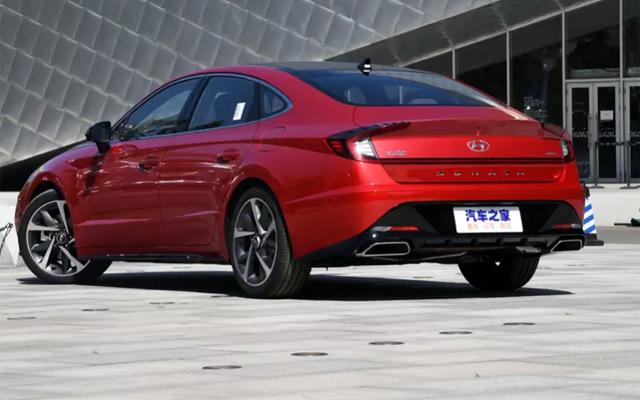 Hyundai показа Sonata, дълга почти пет метра