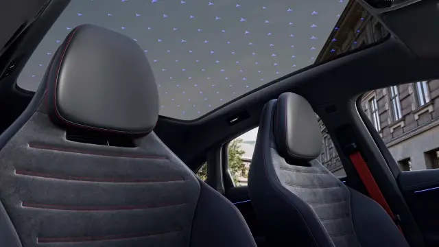 Първи официален поглед към интериора на новата C-Class - 3