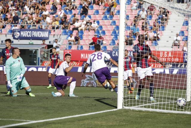  Болоня с първа победа в Серия А след поврат за три минути против Фиорентина 