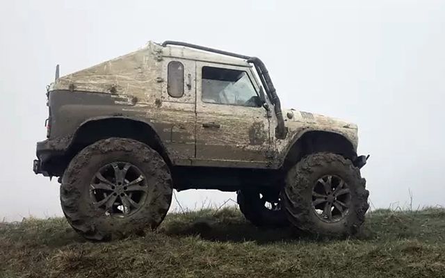 Продава се претендент за идеалния всъдеход: Кръстоска между УАЗ и Land Rover Defender