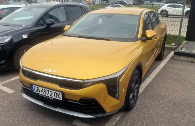 Наследникът на Kia Ceed вече е в България. Ясна е и цената му