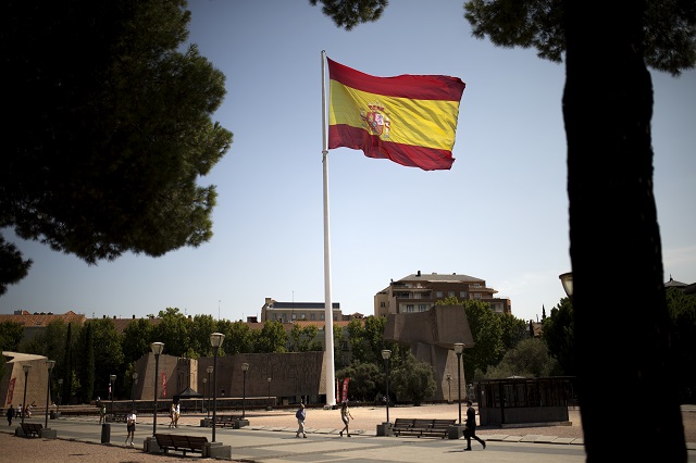 Мадрид ще спира каталунския референдум в съда (СНИМКИ)