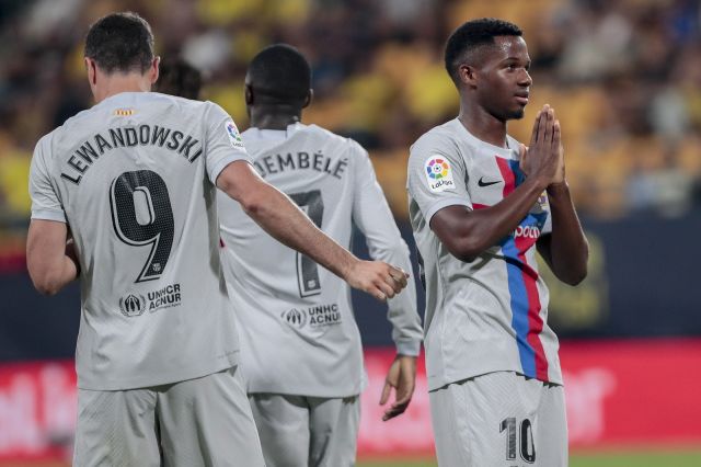  Барселона разгроми Кадис, фен получи сърдечен удар 