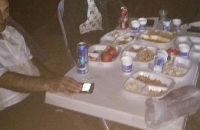 Скандал в Турция: Политици пият на партиен конгрес (СНИМКИ)