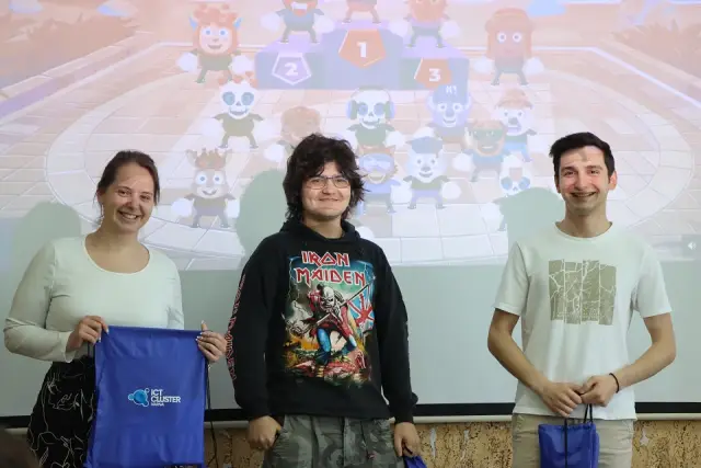 Трима гимназисти провеждат най-мащабния училищен конгрес по предприемачество във Варна