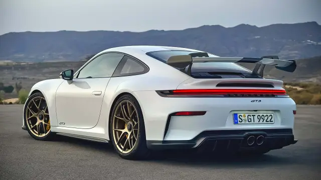 Porsche 911 GT3: По-модерно от преди, но със същия атмосферен двигател