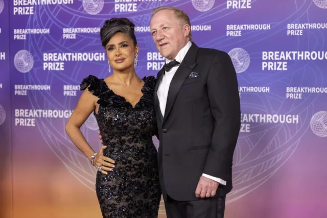 Салма Хайек на 60 г. - жената, която искаше мъж, който има по-големи топки от нея | ФАКТИ.БГ Салма Хайек на 60 г. - жената, която искаше мъж, който има по-големи топки от нея