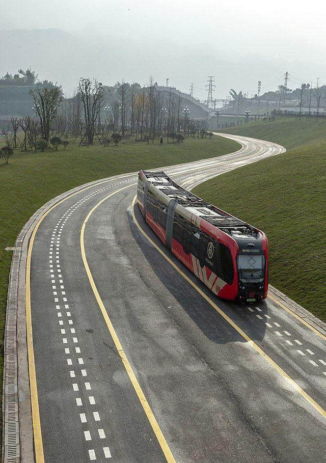 Безрелсовият и безжичен автономен трамвай е факт