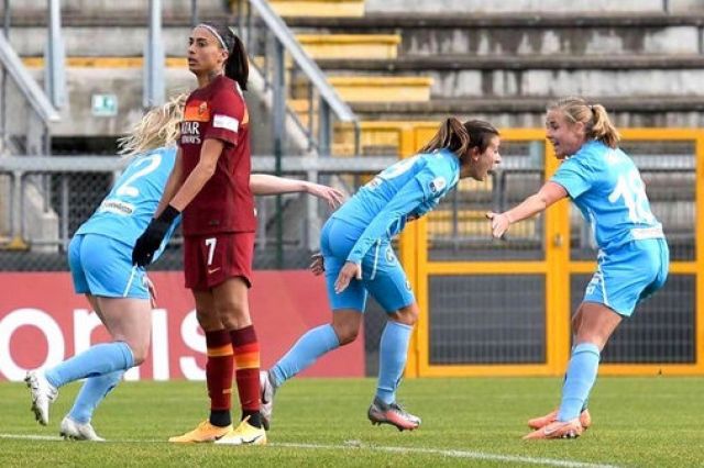  Родна футболистка продължава да свети в Италия - вкара гол на Рома (ВИДЕО) 