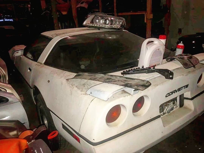 В стар гараж намериха Corvette със съветска регистрация