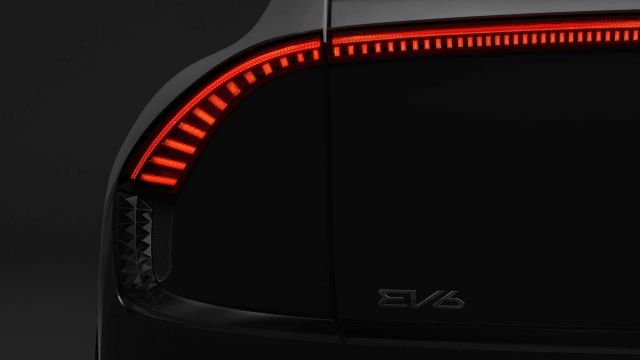 Kia показа част от новия си електрически автомобил