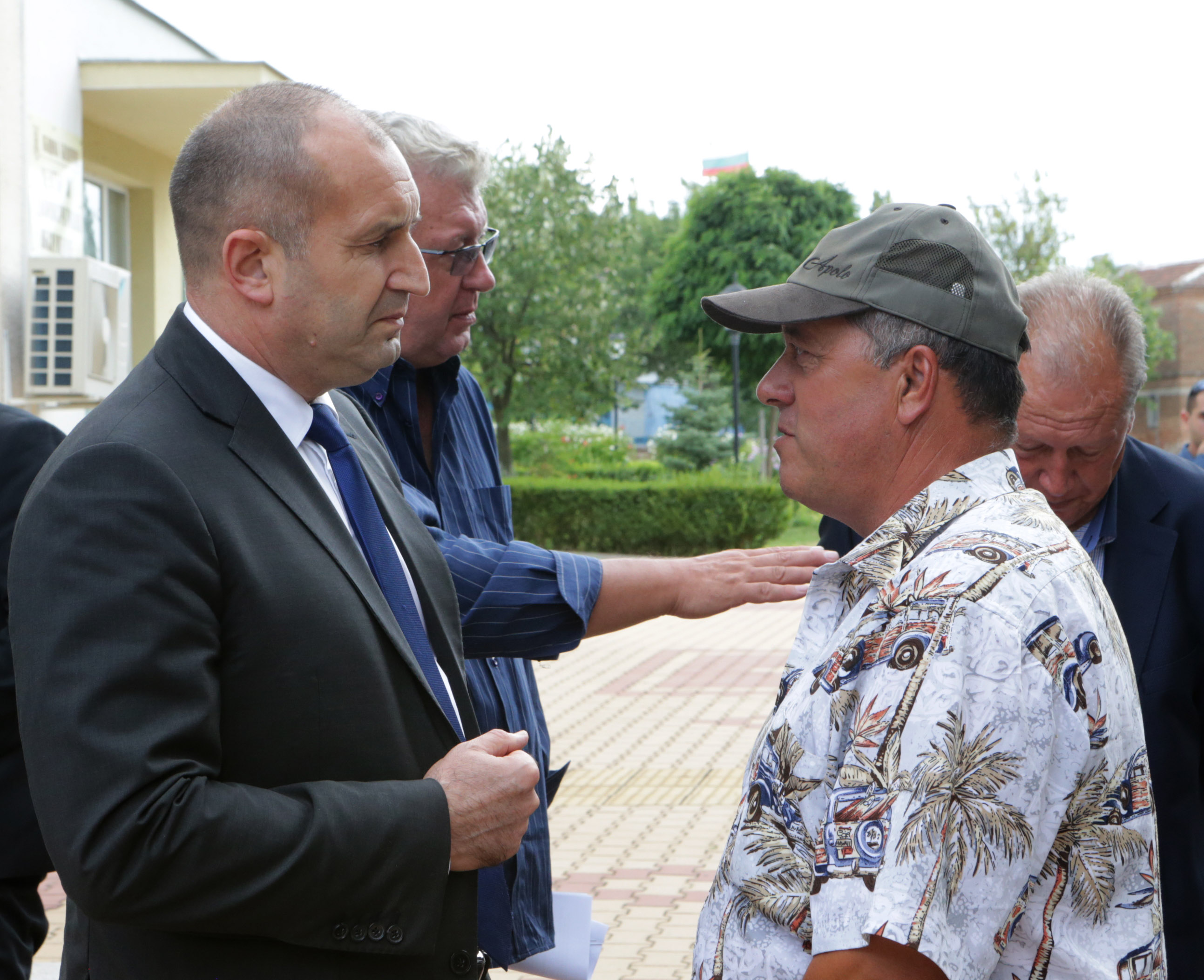 Президентът при фермерите в Странджа: С вързани ръце съм (ВИДЕО)