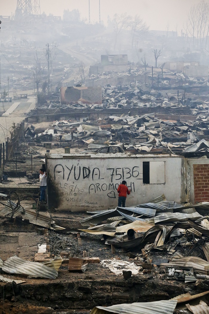 Горските пожари изпепелиха цял град в Чили (СНИМКИ)